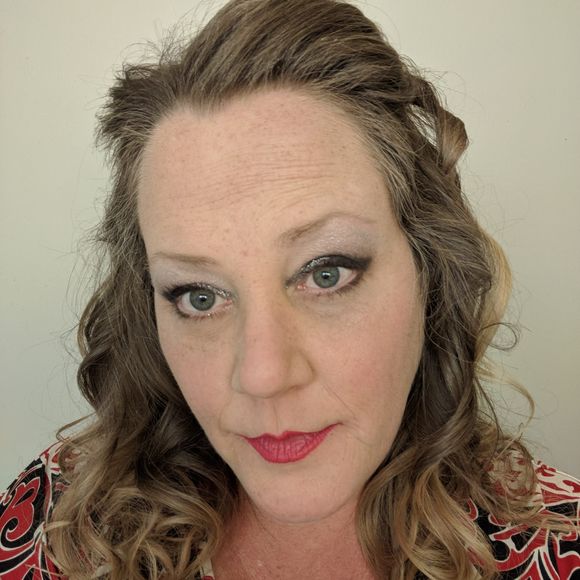 Meet your Posher, Karen - Picture 1 of 1